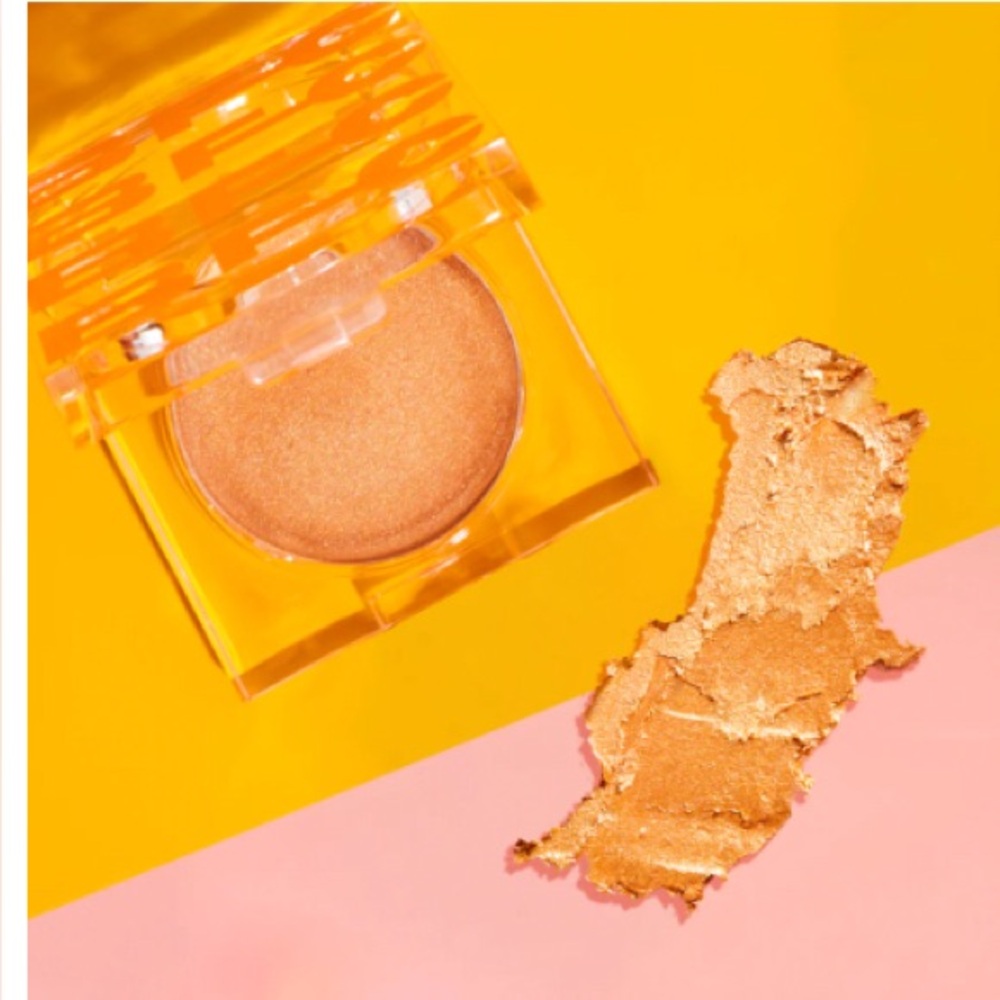 BEAUTY FOR CERTAIN -PEARLESCENT TAUPE

cream highlighter: #08